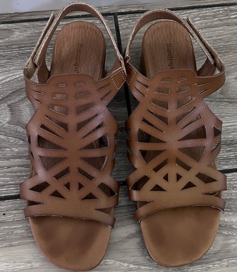 Baretraps Women's Roman Sandals Caramel Tan size 10